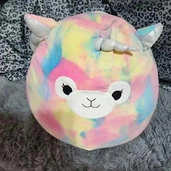 Squishmallow Lucy May XXl Large plush toy - Picture 3 of 6